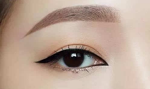 徐榮陽的鼻子效果如何？醫(yī)生實力深度評估，走進硅膠隆鼻案例分析