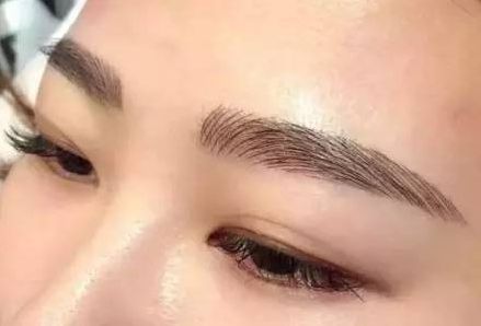 華美紫馨醫(yī)生團(tuán)隊(duì)：創(chuàng)新技術(shù)解析，塑造專業(yè)形象