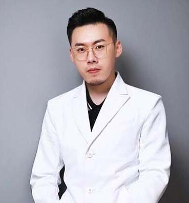 滕佳宇 滕佳宇