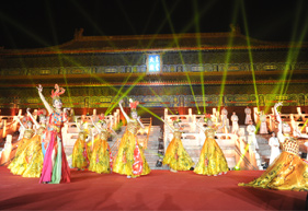&ldquo;中國(guó)企業(yè)夢(mèng)之隊(duì)&rdquo;網(wǎng)絡(luò)盛典開(kāi)場(chǎng)舞《中國(guó)夢(mèng)》