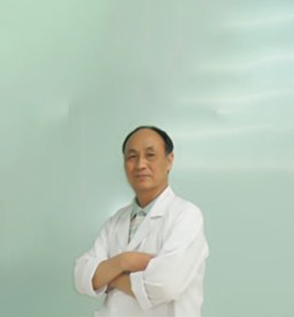 梁國久