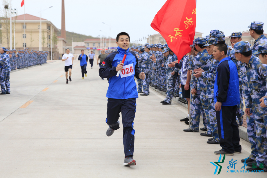 &uarr;資料圖片：深藍薪火杯長跑接力賽，張超跑最后一棒到達終點。