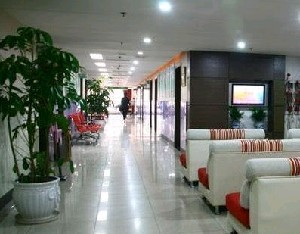 北京星美醫(yī)療美容門診部做假體豐胸使用的什么材料？假體豐胸的優(yōu)點是什么？