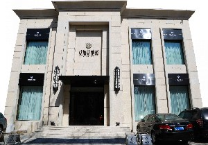 大連艾加艾醫(yī)療美容門診部做埋線雙眼皮的優(yōu)勢？埋線雙眼皮的價格多少？
