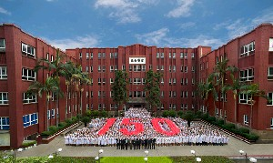 福建醫(yī)科大學(xué)附屬協(xié)和醫(yī)院整形激光美容中心做自體軟骨隆鼻效果怎么樣？有風(fēng)險(xiǎn)嗎？