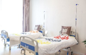 南京美范整形美容診所激光祛眼袋效果如何？激光祛眼袋價格多少錢？