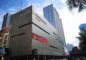 深圳陽(yáng)光整形激光祛眼袋安全嗎？效果如何？