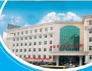 無錫揚名醫(yī)院假體隆鼻對身體有害嗎？是否適宜所有人？
