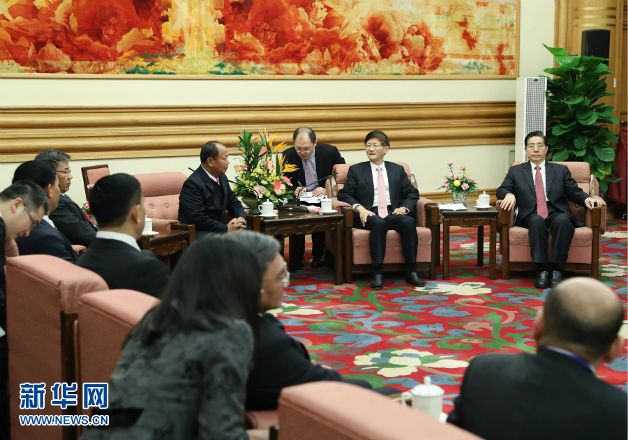 12月27日，中共中央政治局委員、中央政法委書(shū)記孟建柱在北京集體會(huì)見(jiàn)出席湄公河流域執(zhí)法安全合作機(jī)制成立五周年部長(zhǎng)級(jí)會(huì)議的各國(guó)代表團(tuán)團(tuán)長(zhǎng)。新華社記者 王曄 攝 