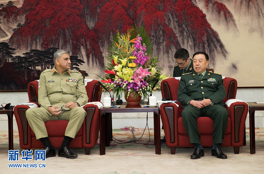  3月16日，中央軍委副主席范長龍會見來訪的巴基斯坦陸軍參謀長巴杰瓦。   新華社記者琚振華攝