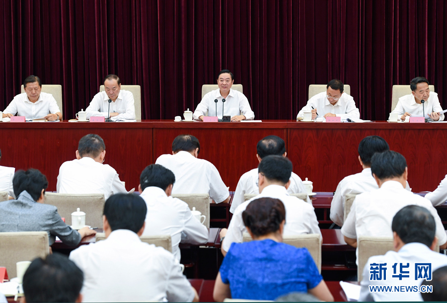 7月28日，中宣部在北京召開全國宣傳部長專題工作會議，學(xué)習(xí)貫徹習(xí)近平總書記在省部級主要領(lǐng)導(dǎo)干部專題研討班上的重要講話精神。中共中央政治局委員、中央書記處書記、中宣部部長劉奇葆出席會議并講話。新華社記者張領(lǐng)攝