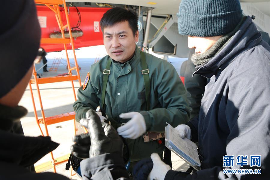 （建軍90周年&middot;英雄&middot;圖文互動）（2）聽，渤海灣有風(fēng)吹過來&mdash;&mdash;追記海軍某艦載航空兵部隊一級飛行員張超