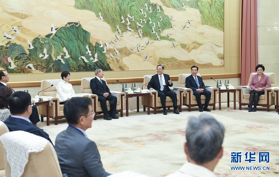 11月7日，全國政協(xié)主席俞正聲在北京會見饒穎奇率領的臺灣民意代表交流參訪團。新華社記者張領攝