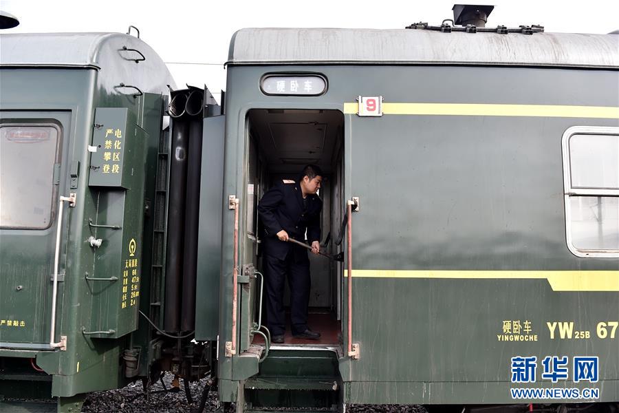 （社會）（1）呂梁山上的&ldquo;慢火車&rdquo;