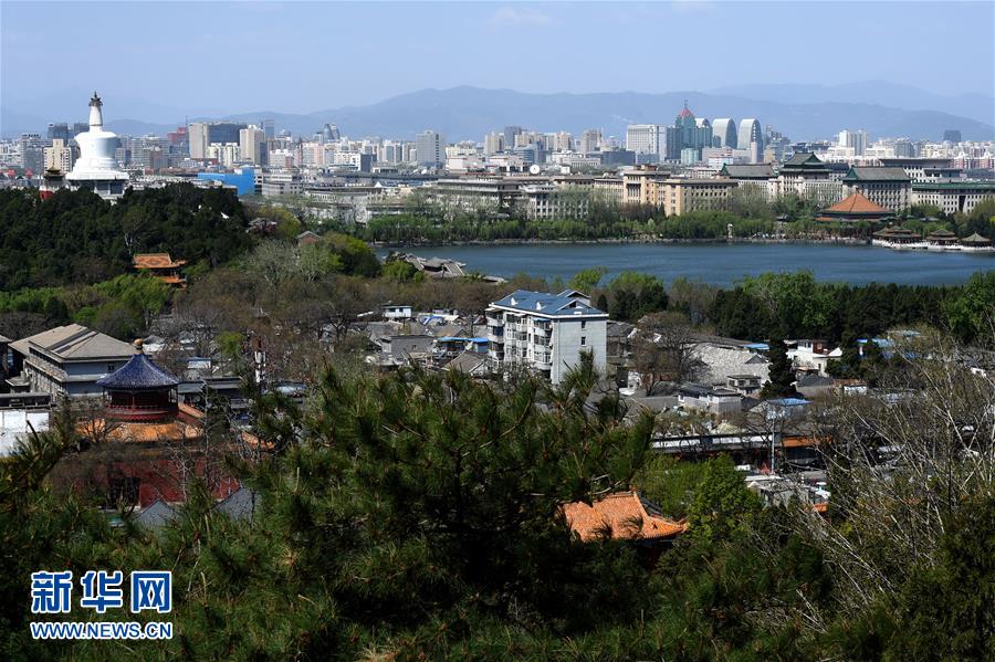 （在習(xí)近平新時代中國特色社會主義思想指引下&mdash;&mdash;新時代新氣象新作為&middot;新華全媒頭條&middot;圖文互動）（9）最濃是這中國紅&mdash;&mdash;北京市西城區(qū)弘揚(yáng)紅墻意識深化改革發(fā)展紀(jì)實(shí)