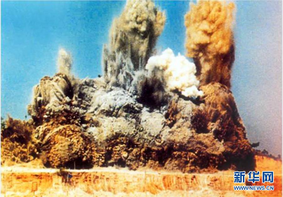 （新華全媒頭條&middot;壯闊東方潮　奮進新時代&mdash;&mdash;慶祝改革開放40年&middot;圖文互動）（1）從追趕時代到引領(lǐng)時代&mdash;&mdash;從深圳發(fā)展奇跡看中國改革開放40年 