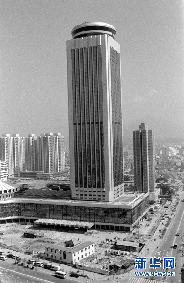 （新華全媒頭條&middot;壯闊東方潮　奮進新時代&mdash;&mdash;慶祝改革開放40年&middot;圖文互動）（5）從追趕時代到引領(lǐng)時代&mdash;&mdash;從深圳發(fā)展奇跡看中國改革開放40年 