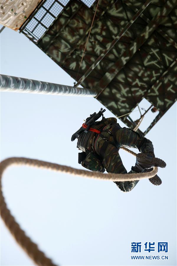 （圖文互動）（8）一切為了實戰(zhàn)&mdash;&mdash;武警部隊&ldquo;巔峰&rdquo;特戰(zhàn)比武競賽現(xiàn)場見聞