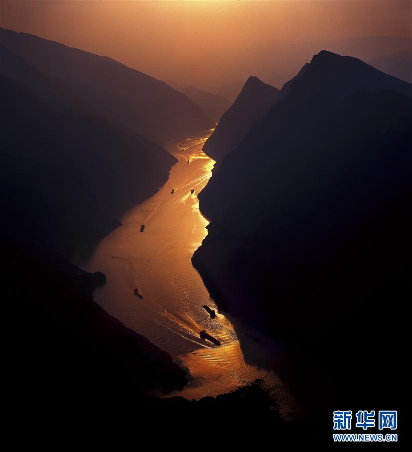 （百城百縣百企調(diào)研行&middot;圖文互動）（7）建設(shè)長江綠色走廊再譜新章&mdash;&mdash;長江三峽集團(tuán)發(fā)展紀(jì)實