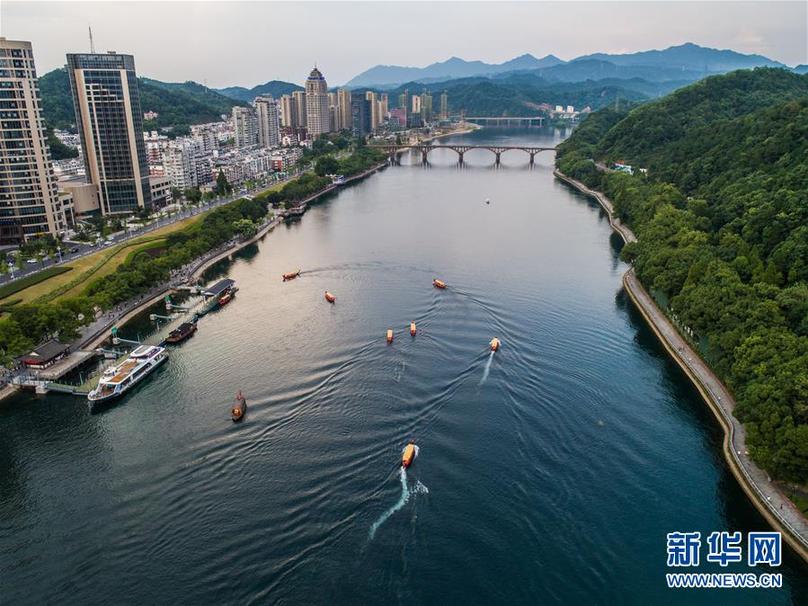 （新華全媒頭條&middot;圖文互動(dòng)）（5）創(chuàng)造新的更大奇跡&mdash;&mdash;黨的十八屆三中全會(huì)召開(kāi)五周年述評(píng)
