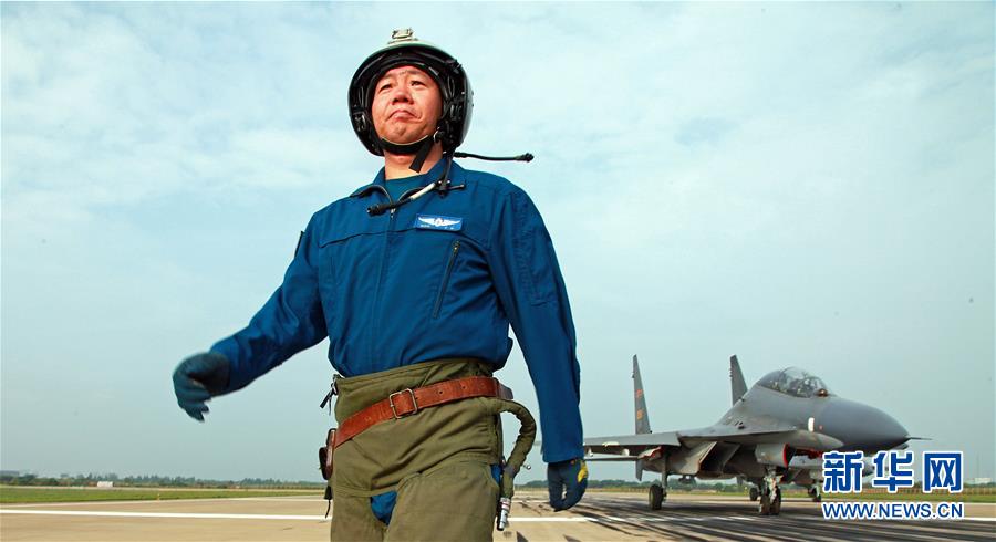（新華全媒頭條&middot;圖文互動）（1）戰(zhàn)鷹，為祖國奮飛&mdash;&mdash;記空軍航空兵某旅旅長、特級飛行員郝井文
