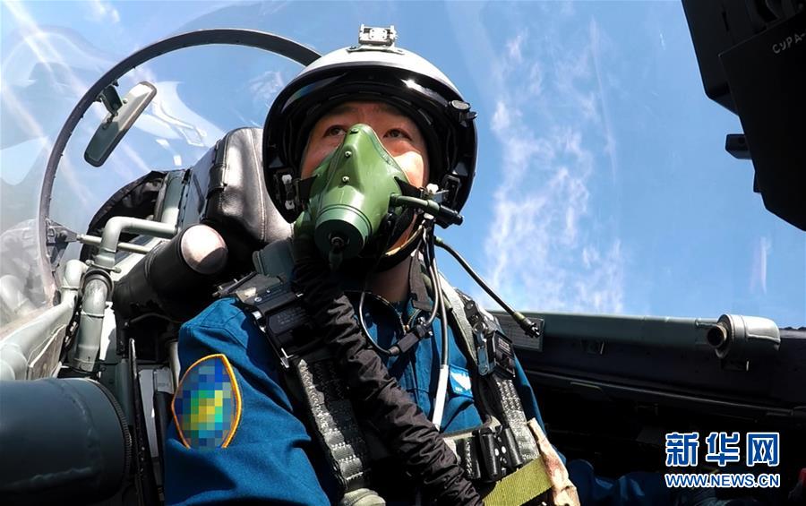 （新華全媒頭條&middot;圖文互動）（6）戰(zhàn)鷹，為祖國奮飛&mdash;&mdash;記空軍航空兵某旅旅長、特級飛行員郝井文