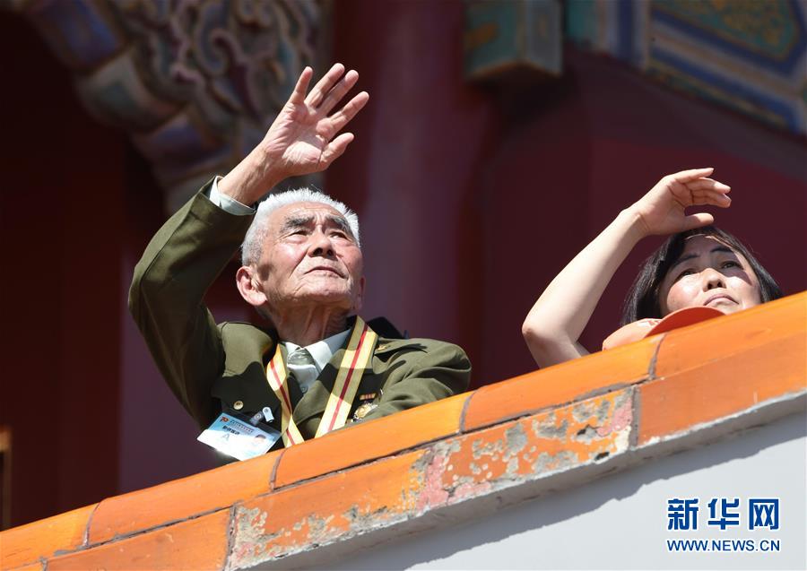 （新華全媒頭條&middot;強(qiáng)軍思想引領(lǐng)新征程&middot;圖文互動(dòng)）（3）那一刻，我們光榮接受檢閱
