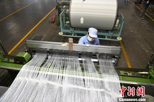 資料圖：玻璃纖維生產(chǎn)廠(chǎng)。<a target='_blank' ><p  align=