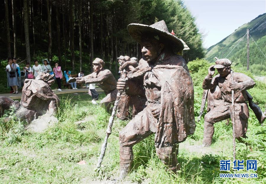 （壯麗70年&middot;奮斗新時(shí)代&mdash;&mdash;記者再走長(zhǎng)征路&middot;圖文互動(dòng)）（1）追憶紅色經(jīng)典&mdash;&mdash;《清平樂(lè)&middot;六盤山》的誕生