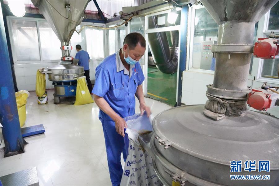 （在習近平新時代中國特色社會主義思想指引下&mdash;&mdash;新時代新作為新篇章&middot;總書記關心的百姓身邊事&middot;圖文互動）（2）大污染變身&ldquo;大寶藏&rdquo;：治理畜禽糞污，他們這樣干！