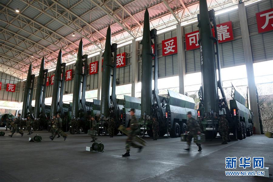 （新華全媒頭條&middot;圖文互動(dòng)）（11）沿著中國(guó)特色強(qiáng)軍之路闊步前進(jìn)&mdash;&mdash;黨中央、中央軍委領(lǐng)導(dǎo)推進(jìn)國(guó)防和軍隊(duì)建設(shè)70年紀(jì)實(shí)