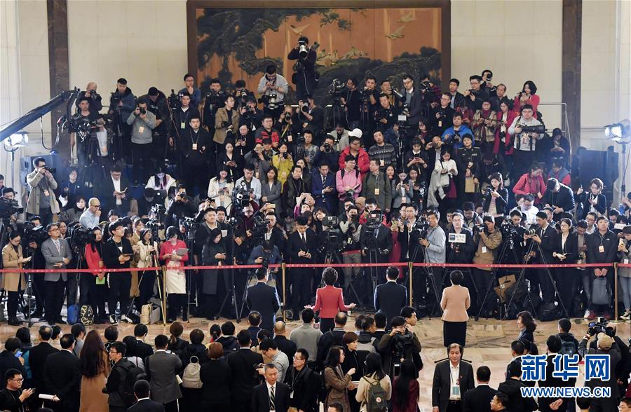 （兩會(huì)&middot;面對面）（12）全國政協(xié)委員接受采訪