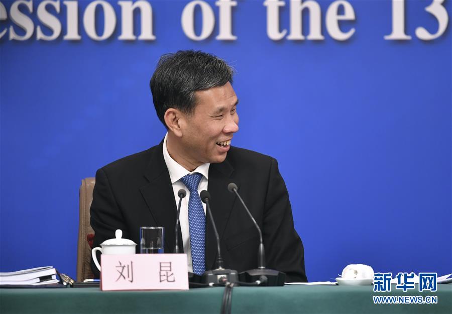 （兩會&middot;XHDW）（3）財(cái)政部部長劉昆等就&ldquo;財(cái)稅改革和財(cái)政工作&rdquo;答記者問