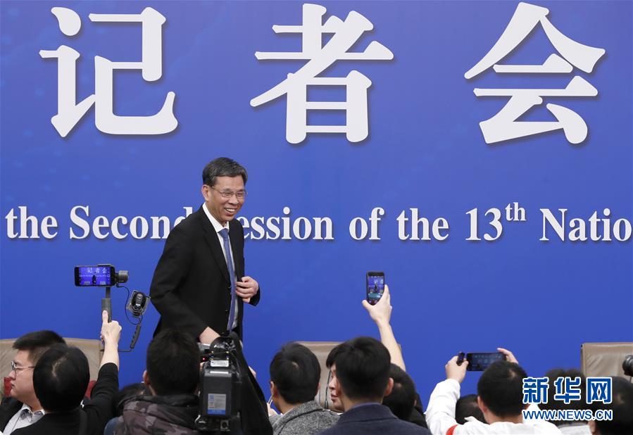 （兩會(huì)&middot;XHDW）（7）財(cái)政部部長(zhǎng)劉昆等就&ldquo;財(cái)稅改革和財(cái)政工作&rdquo;答記者問