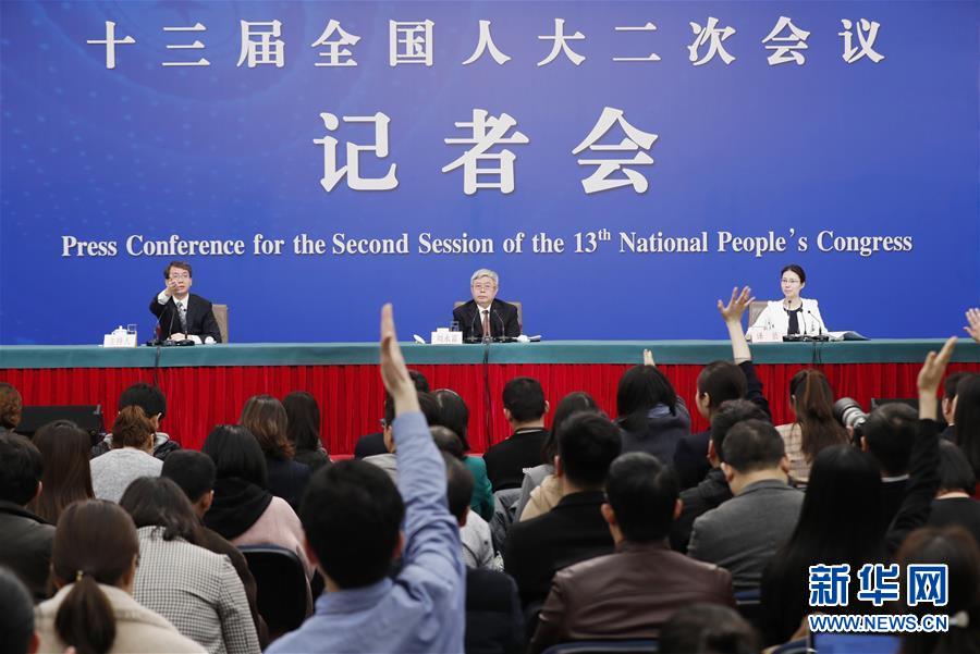 （兩會(huì)&middot;XHDW）（4）國(guó)務(wù)院扶貧辦主任劉永富就&ldquo;攻堅(jiān)克難&mdash;&mdash;堅(jiān)決打贏脫貧攻堅(jiān)戰(zhàn)&rdquo;答記者問