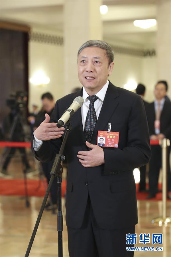 （兩會(huì)&middot;面對面&middot;XHDW）（1）全國人大代表接受采訪