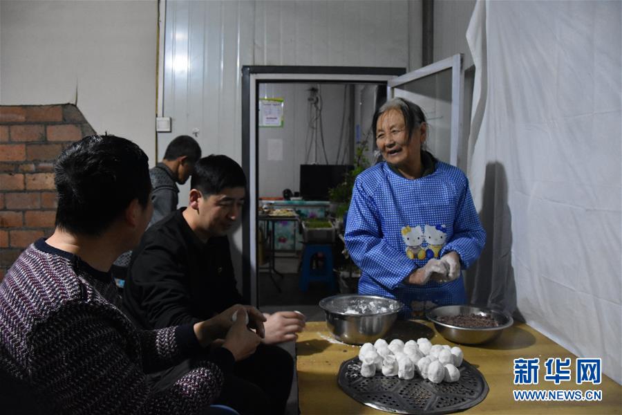 （新春走基層&middot;圖文互動(dòng)）（1）最冷的日子　最暖的團(tuán)聚&mdash;&mdash;寒極小年里的暖心故事