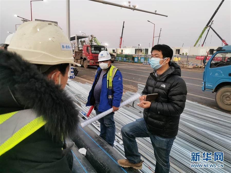 （新華全媒頭條配圖&middot;圖文互動）（2）戰(zhàn)&ldquo;疫&rdquo;的一天&mdash;&mdash;新華社記者直擊湖北保衛(wèi)戰(zhàn)