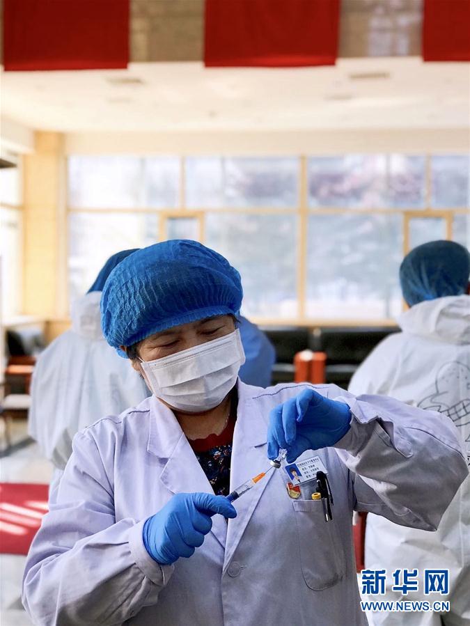 （在習(xí)近平新時(shí)代中國特色社會主義思想指引下&mdash;&mdash;新時(shí)代新作為新篇章&middot;習(xí)近平總書記關(guān)切事&middot;圖文互動）（7）口罩擋不住你的美&mdash;&mdash;戰(zhàn)&ldquo;疫&rdquo;一線巾幗掠影