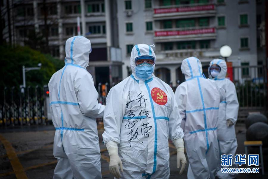 （聚焦疫情防控&middot;圖文互動）（3）急救車輪上的45天