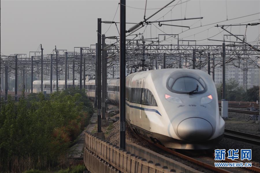 （新華全媒頭條&middot;圖文互動）（1）這個春天，追尋奮斗者的腳步&mdash;&mdash;寫在2020年&ldquo;五一&rdquo;國際勞動節(jié)到來之際