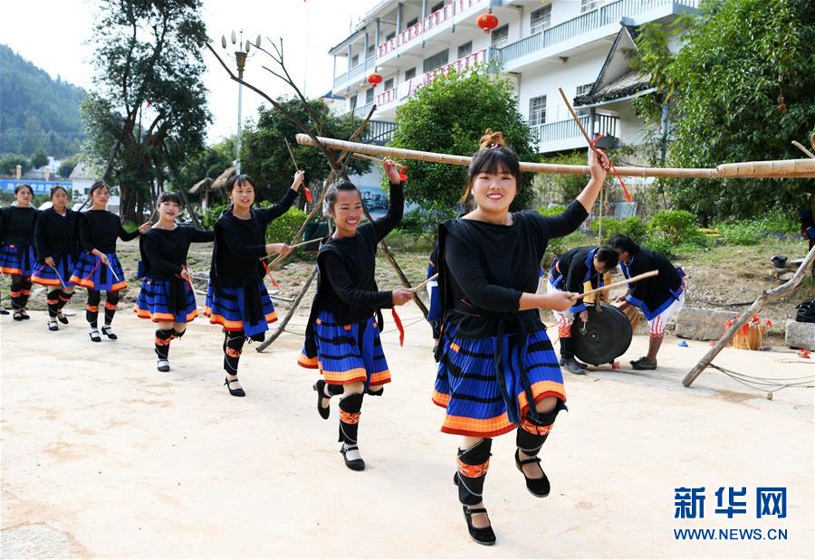 （新華全媒頭條&middot;圖文互動(dòng)）（11）&ldquo;七遷&rdquo;出深山&mdash;&mdash;貴州瑤鄉(xiāng)之變濃縮極貧地區(qū)脫貧攻堅(jiān)奮斗史