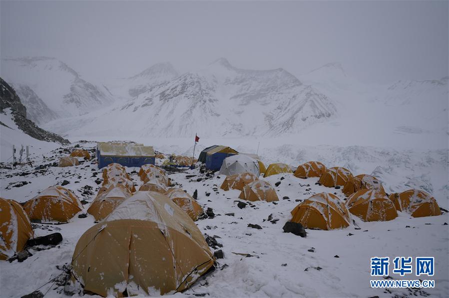（2020珠峰高程測量&middot;圖文互動）（3）2020珠峰高程測量登山隊(duì)抵達(dá)海拔6500米的前進(jìn)營地