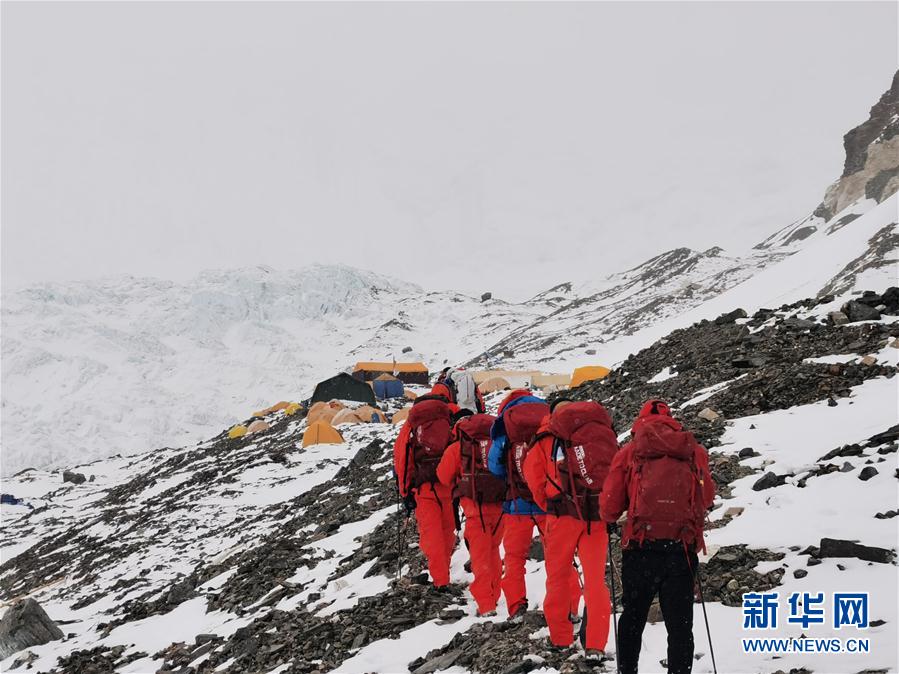 （2020珠峰高程測量&middot;圖文互動）（6）2020珠峰高程測量登山隊(duì)抵達(dá)海拔6500米的前進(jìn)營地
