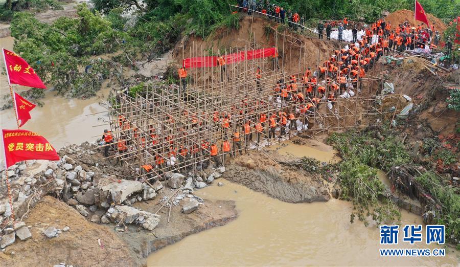 （防汛抗洪&middot;圖文互動）（10）洪水不退，子弟兵誓死不退&mdash;&mdash;解放軍和武警部隊官兵參與洪澇災害搶險救援記事