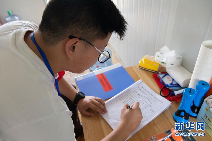 （防汛抗洪&middot;圖文互動(dòng)）（4）在大堤上成長(zhǎng)，為人民守護(hù)&mdash;&mdash;洪水中的青年&ldquo;生力軍&rdquo;