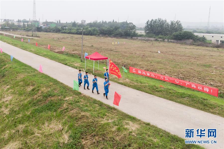 （防汛抗洪&middot;圖文互動(dòng)）（7）在大堤上成長(zhǎng)，為人民守護(hù)&mdash;&mdash;洪水中的青年&ldquo;生力軍&rdquo;