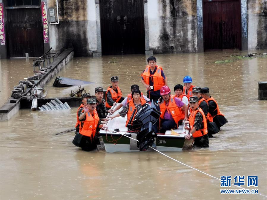 （防汛抗洪&middot;圖文互動）（3）哪里有需要就戰(zhàn)斗在哪里&mdash;&mdash;武警安徽總隊黃山支隊抗洪搶險記事