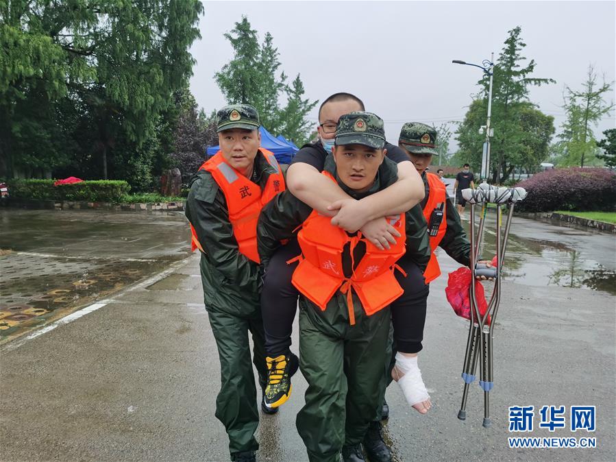 （防汛抗洪&middot;圖文互動）（5）哪里有需要就戰(zhàn)斗在哪里&mdash;&mdash;武警安徽總隊黃山支隊抗洪搶險記事