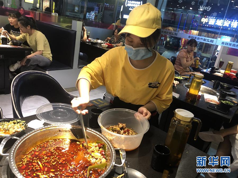 （在習(xí)近平新時代中國特色社會主義思想指引下&mdash;&mdash;新時代新作為新篇章&middot;習(xí)近平總書記關(guān)切事&middot;圖文互動）（1）珍惜盤中餐，狠剎浪費(fèi)風(fēng)&mdash;&mdash;各地積極行動堅決制止餐飲浪費(fèi)